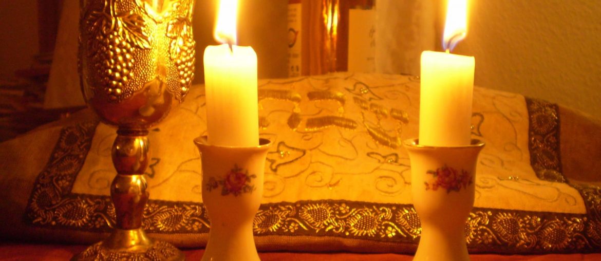 https://commons.wikimedia.org/wiki/File:Shabbat_Candles.jpg
